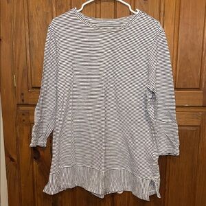Lands’ End Women’s White and Black Striped Long Sleeve Casual Top Size Large